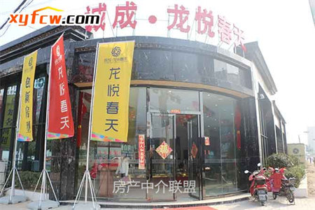 锦绣华庭3室1厅2卫95万128m2出售